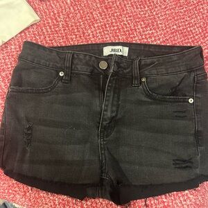 JBD. - Just Black Denim
Black denim jean shorts